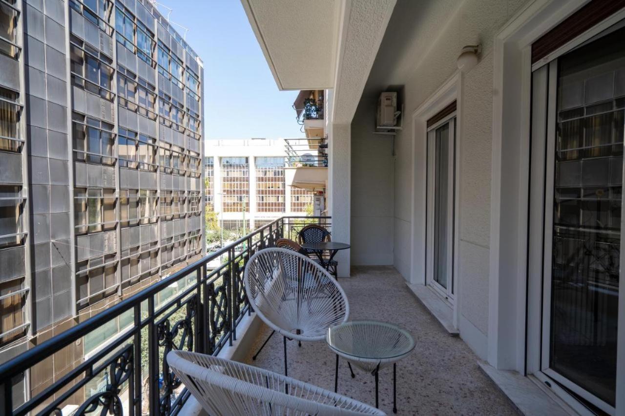 Vibrant Urban Getaway: Charming 2-Bedroom Near Bars, Parks, And Metro Athen Eksteriør billede