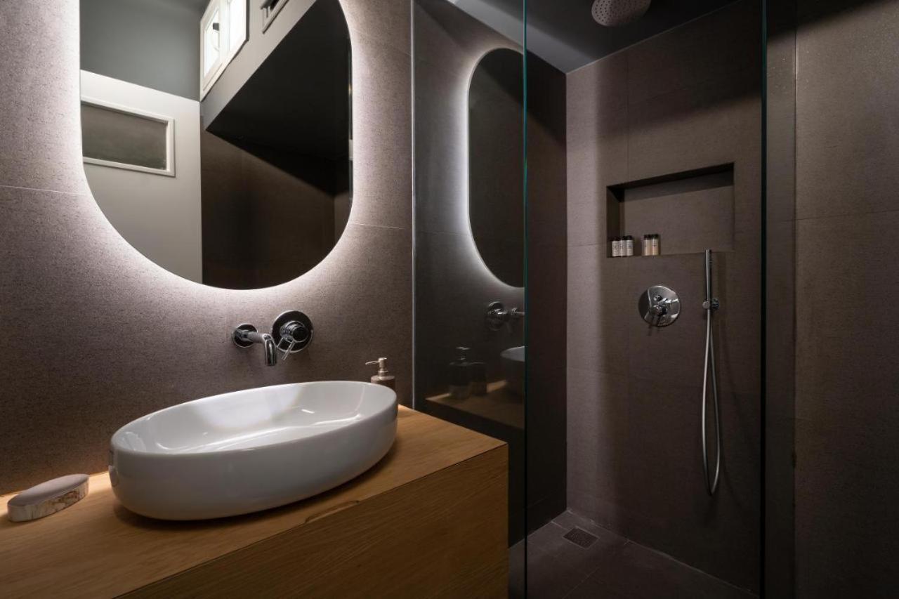 Vibrant Urban Getaway: Charming 2-Bedroom Near Bars, Parks, And Metro Athen Eksteriør billede