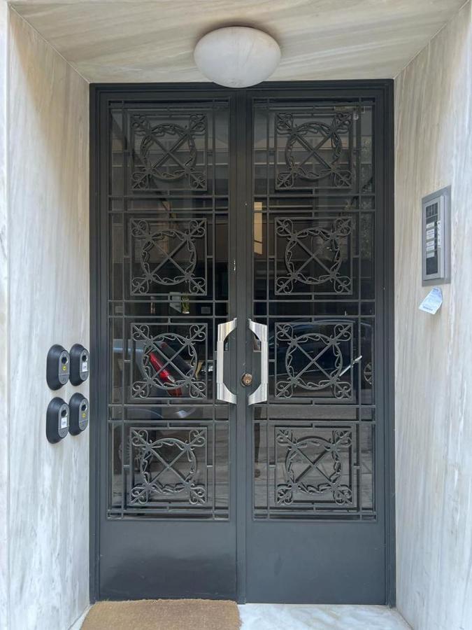 Vibrant Urban Getaway: Charming 2-Bedroom Near Bars, Parks, And Metro Athen Eksteriør billede